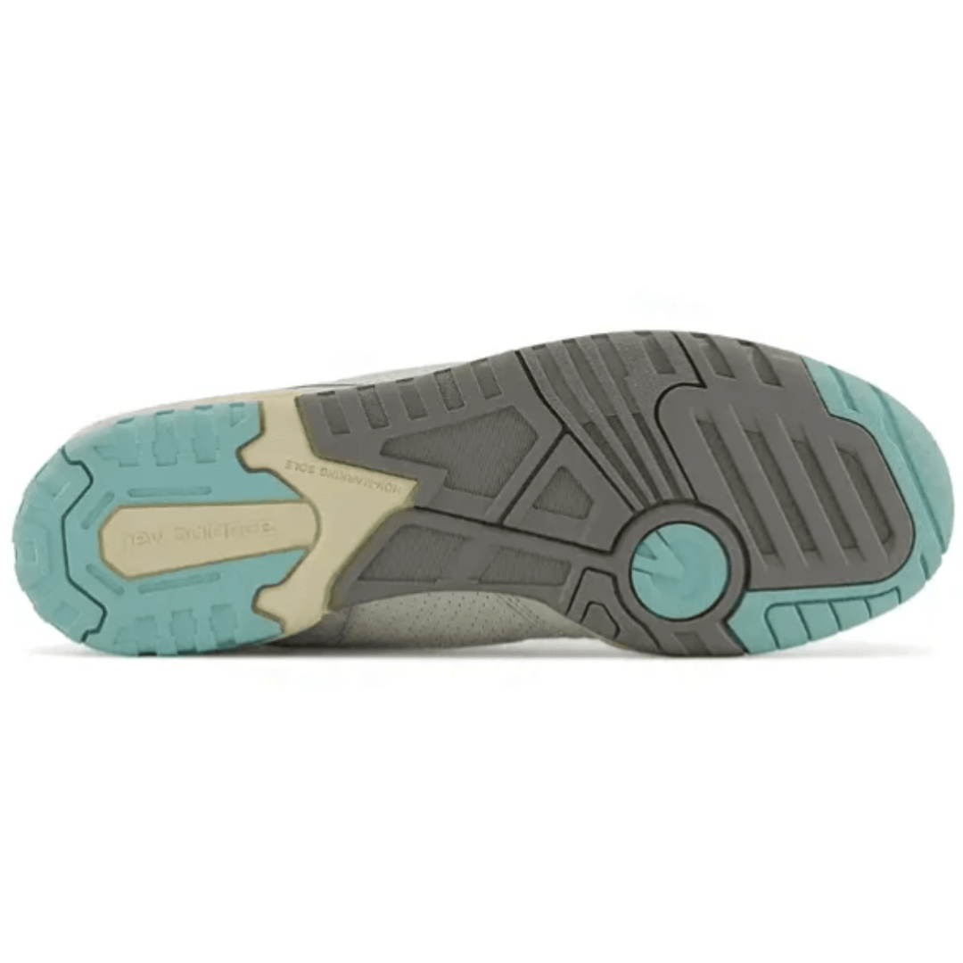 Tênis New Balance 550 Sea Salt Yellow